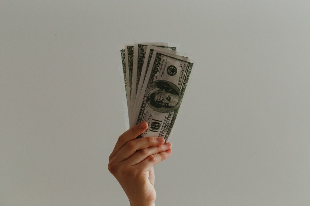 DOLAR